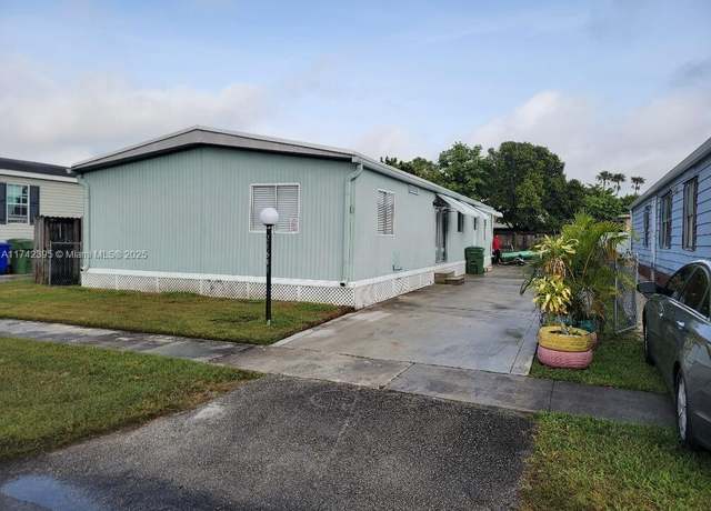 Property at 21641 NW 3rd St, Pembroke Pines, FL 33029, 3 beds, 2 baths