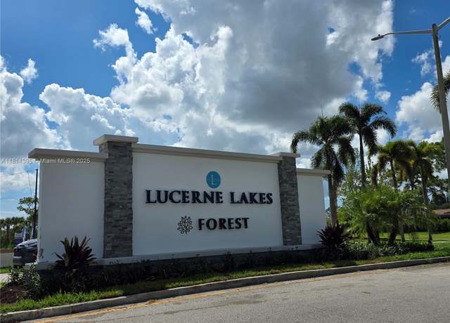 Property at 4820 W Lucerne Lakes Blvd W #305, Lake Worth, FL 33467, 1 bed, 1.5 baths