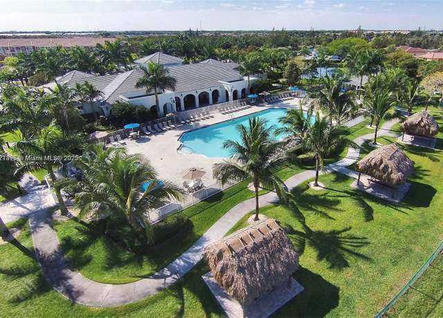 Property at 10857 NW 84th St, Doral, FL 33178, 4 beds, 3.5 baths