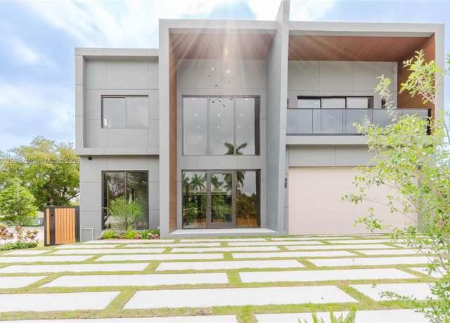Property at 549 East Dr, Miami Springs, FL 33166, 4 beds, 4 baths