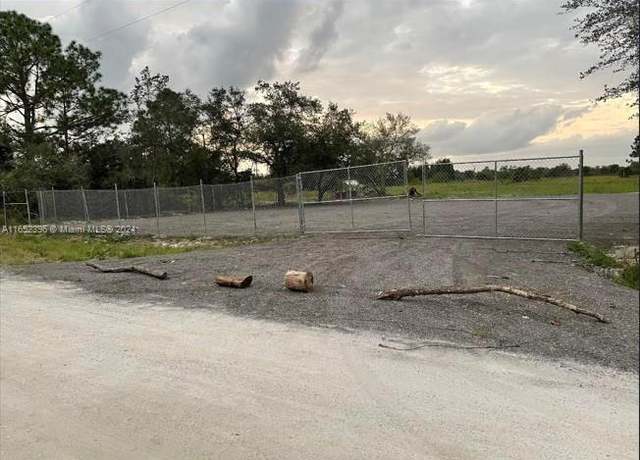 Property at 281 Avenida Del Centro Montura, Clewiston, FL 33440