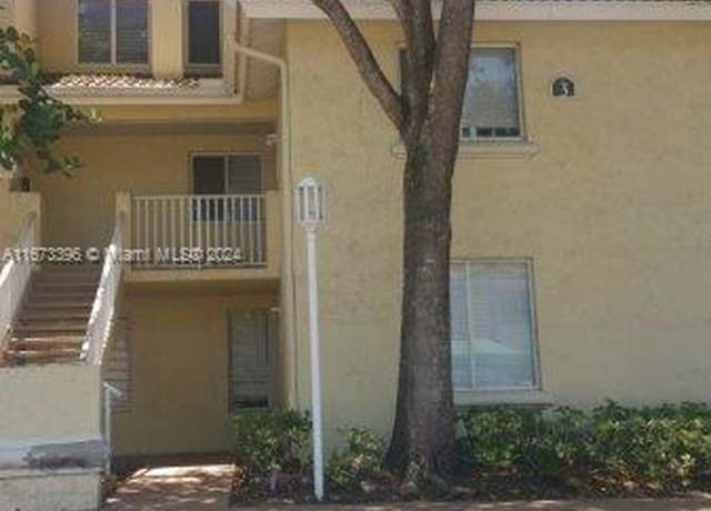 Property at 3204 Glenmoor Dr #3204, West Palm Beach, FL 33409, 3 beds, 2.5 baths