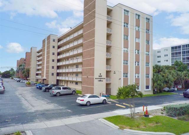 Property at 609 NE 14th Ave #603, Hallandale Beach, FL 33009, 1 bed, 1.5 baths