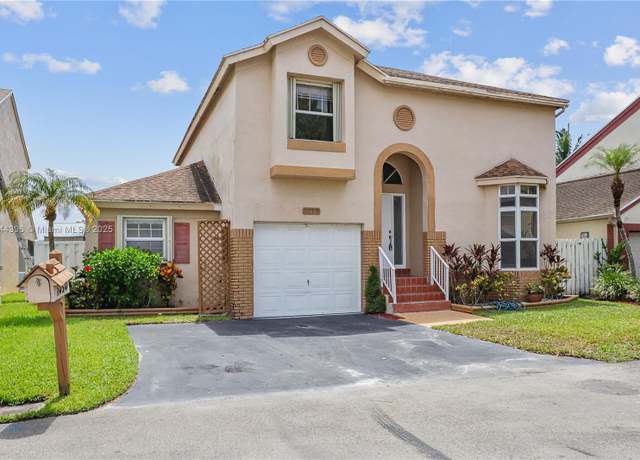 Property at 1050 SW 109th Ter, Davie, FL 33324, 4 beds, 2.5 baths