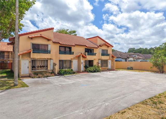 Property at 10194 SW 77th Ct, Miami, FL 33156, 2 beds, 1.5 baths