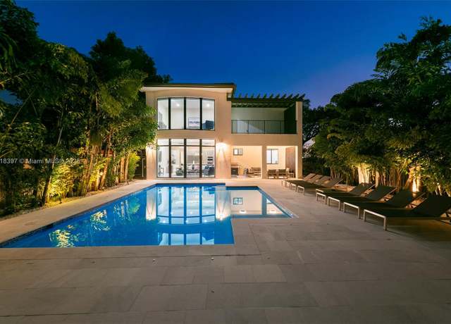 Property at 6529 SW 30th St, Miami, FL 33155, 5 beds, 3 baths