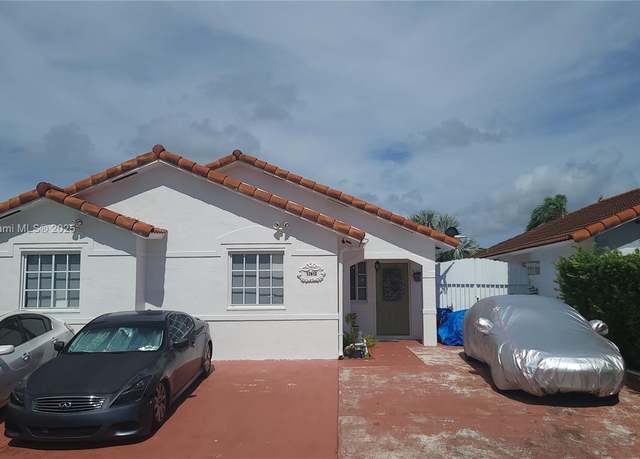 Property at 17812 SW 144th Ave, Miami, FL 33177, 3 beds, 2 baths