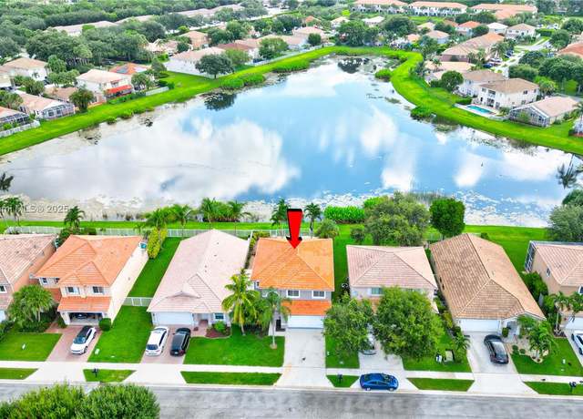 Property at 6381 Willoughby Cir, Lake Worth, FL 33463, 4 beds, 2.5 baths