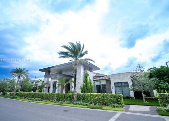 Property at 4745 NW 84th Ct #15, Doral, FL 33166, 3 beds, 2.5 baths