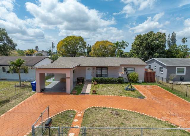 Property at 1820 N 27th Ave, Hollywood, FL 33020, 3 beds, 2 baths