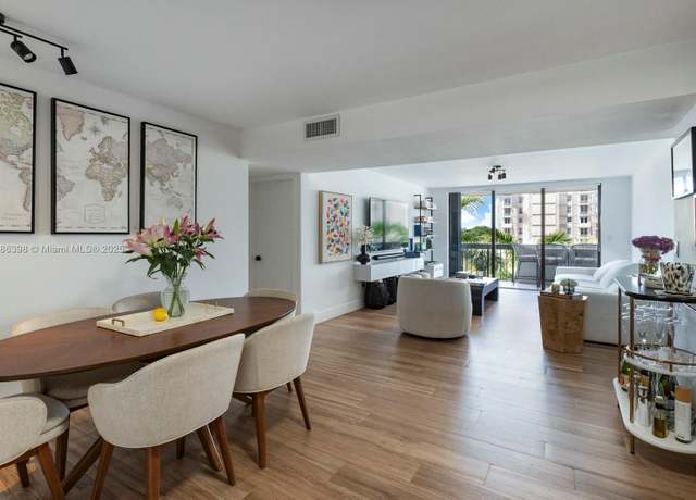 Property at 600 Biltmore Way #513, Coral Gables, FL 33134, 2 beds, 2 baths