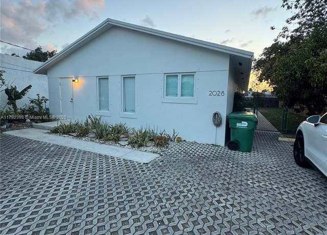 Property at 2028 SW 57th Ct, Miami, FL 33155, 2 beds, 2 baths