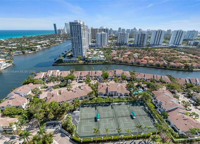 Property at 21050 Point Pl #2702, Aventura, FL 33180, 3 beds, 2.5 baths