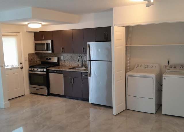 Property at 525 Meridian Ave #304, Miami Beach, FL 33139, 1 bed, 1 bath