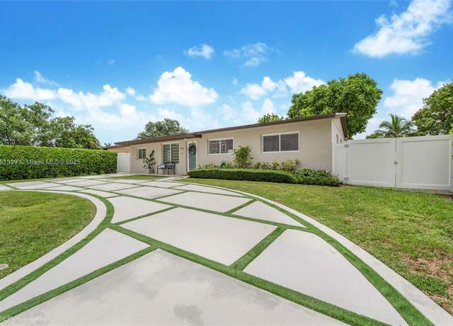 Property at 4031 SW 104th Ave, Miami, FL 33165, 3 beds, 2 baths