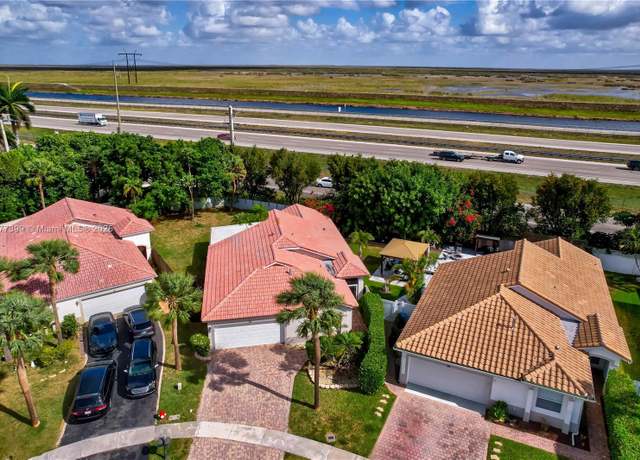 Property at 24 Gables Blvd, Weston, FL 33326, 3 beds, 2 baths