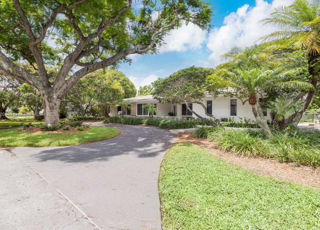 Property at 11900 SW 72nd Pl, Pinecrest, FL 33156, 4 beds, 2.5 baths