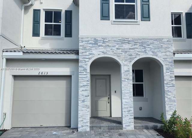 Property at 2613 SE 10th St, Homestead, FL 33035, 3 beds, 2.5 baths