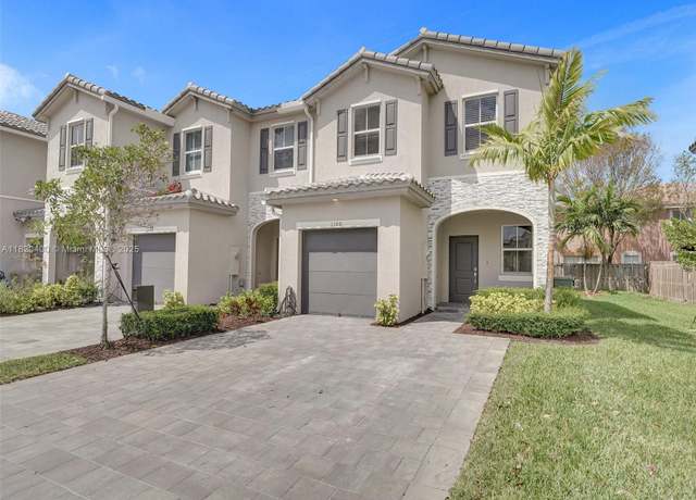 Property at 1100 SE 26th Ter, Homestead, FL 33035, 3 beds, 2.5 baths