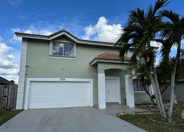 Property at 12149 NW 34th St, Sunrise, FL 33323, 5 beds, 2.5 baths