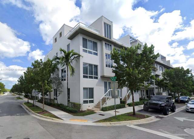 Property at 6671 NW 105th Pl #6671, Doral, FL 33178, 4 beds, 4 baths