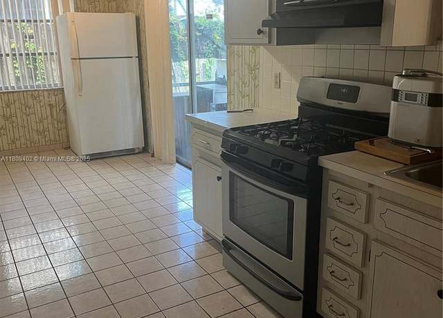 Property at 11461 NW 29th Pl, Sunrise, FL 33323, 3 beds, 2 baths