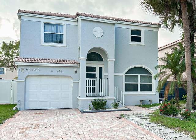 Property at 656 NW 157th Ave, Pembroke Pines, FL 33028, 3 beds, 2.5 baths