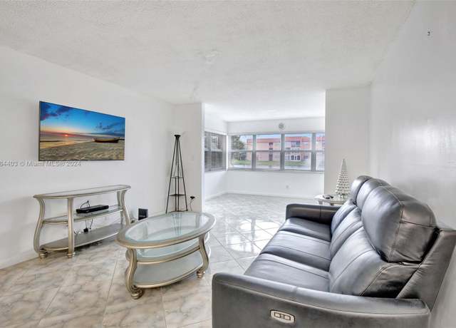 Property at 9540 Sunrise Lakes Blvd #103, Sunrise, FL 33322, 1 bed, 1.5 baths