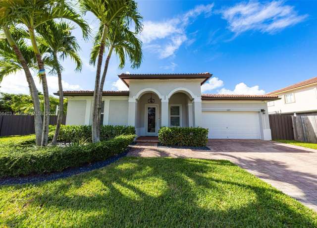 Property at 2122 NE 39th Ter, Homestead, FL 33033, 5 beds, 4 baths