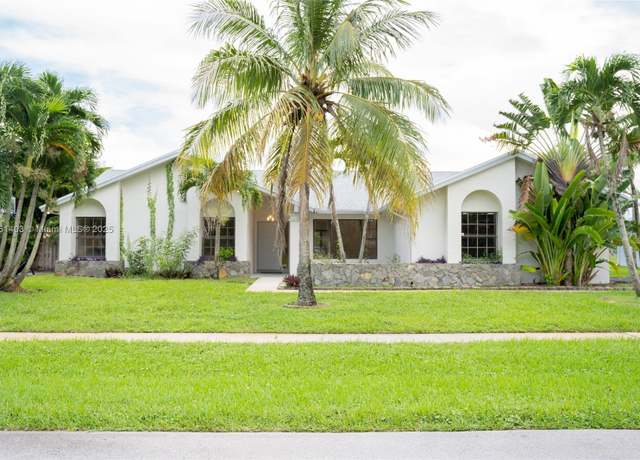 Property at 10316 S 186th Ct S, Boca Raton, FL 33498, 4 beds, 2 baths