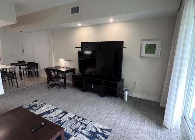 Property at 5300 NW 87th Ave #916, Doral, FL 33178, 1 bed, 2 baths