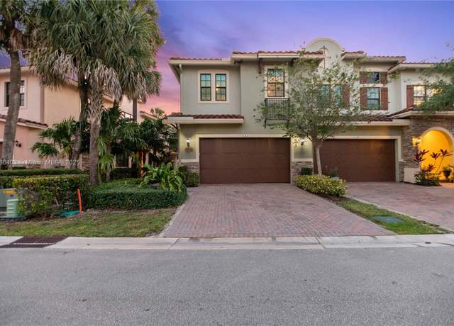 Property at 121 SW 127th Ter, Plantation, FL 33325, 4 beds, 2.5 baths