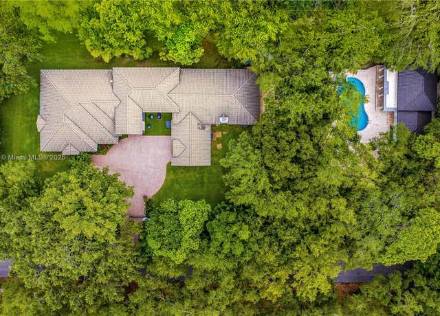 Property at 8941 SW 65th Ct, Pinecrest, FL 33156, 7 beds, 7 baths