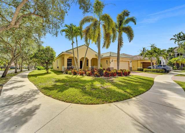 Property at 4122 Laurel Ridge Cir, Weston, FL 33331, 4 beds, 2.5 baths