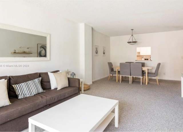 Property at 19370 Collins Ave #207, Sunny Isles Beach, FL 33160, 1 bed, 1.5 baths
