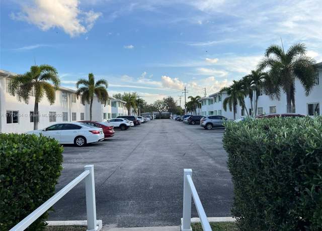 Property at 1821 NE 62nd St #428, Fort Lauderdale, FL 33308, 1 bed, 1 bath