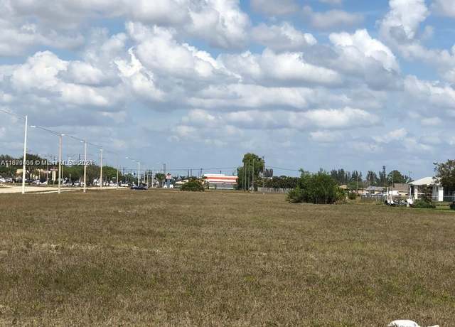 Property at 2913 W Skyline Blv, Cape Coral, FL 33914