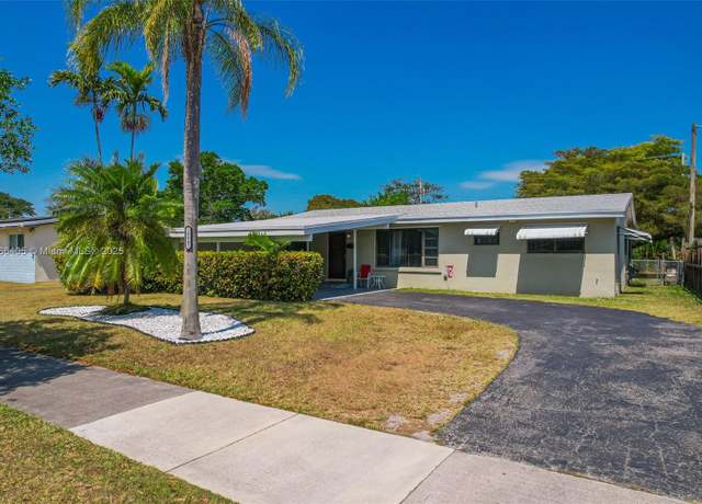 Property at 10045 SW 212th St, Cutler Bay, FL 33189, 4 beds, 2 baths
