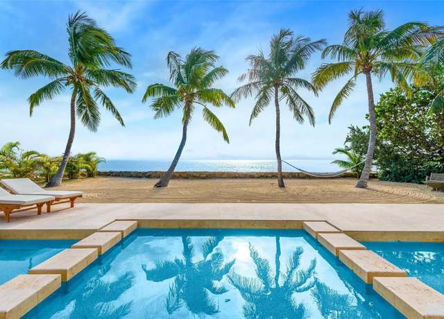 Property at 60 Ocean Front Dr, Key Largo, FL 33037, 3 beds, 2.5 baths