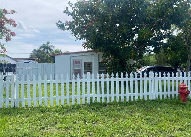 Property at 413 NE 8th St, Pompano Beach, FL 33060, 2 beds, 1 bath