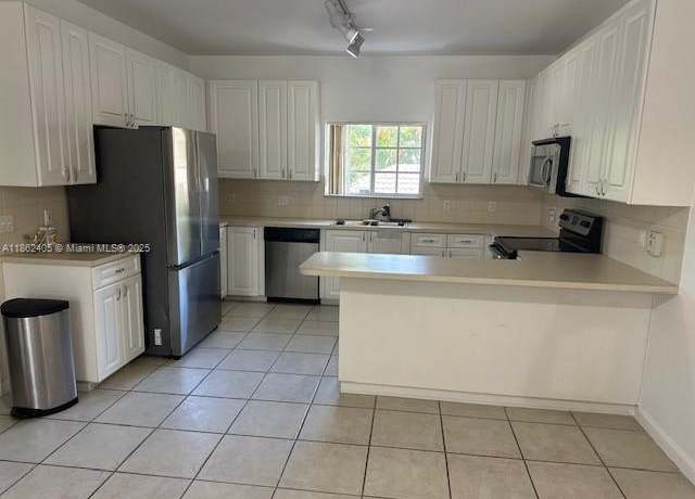 Property at 4812 Washington St #8, Hollywood, FL 33021, 2 beds, 2 baths