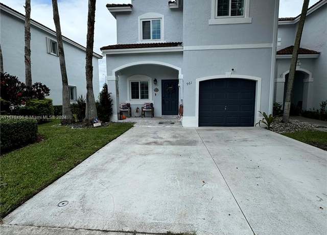 Property at 961 SW 147th Ct, Miami, FL 33194, 3 beds, 2.5 baths