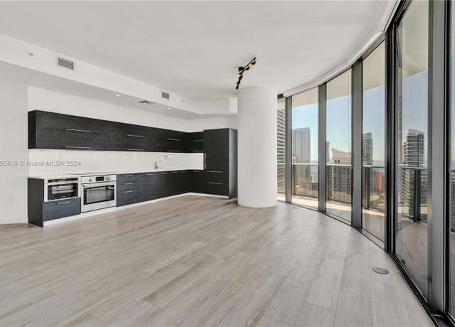 Property at 45 SW 9th St #4306, Miami, FL 33130, 3 beds, 3 baths