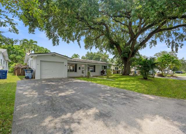 Property at 321 SW 11th Ave, Hallandale Beach, FL 33009, 3 beds, 2 baths