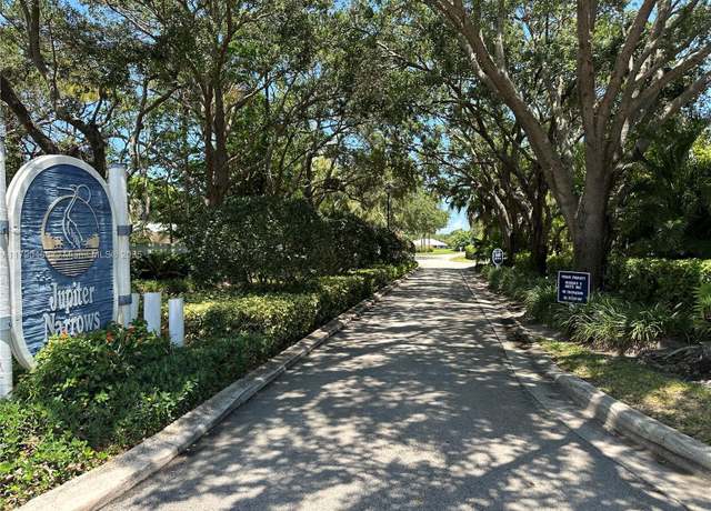 Property at 10737 SE Seaspray Ct, Hobe Sound, FL 33455, 5 beds, 4 baths
