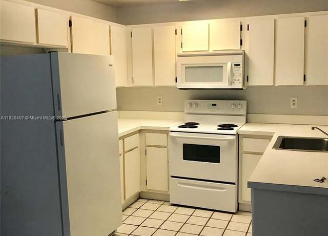 Property at 9810 Hammocks Blvd #202, Miami, FL 33196, 2 beds, 2 baths