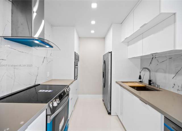 Property at 20379 W Country Club Dr #1938, Aventura, FL 33180, 2 beds, 2 baths