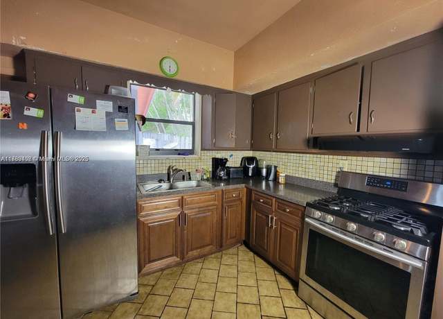 Property at 3241 SW 20th Ct, Fort Lauderdale, FL 33312, 4 beds, 2 baths