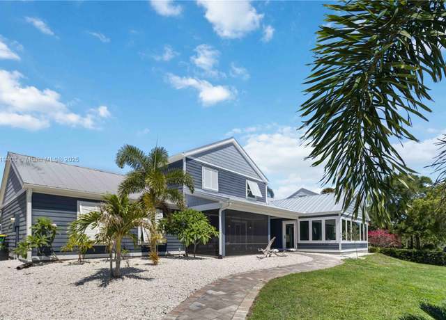 Property at 711 N Indian River Dr, Cocoa, FL 32922, 3 beds, 3 baths