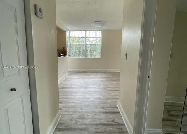 Property at 9471 Evergreen Pl #401, Davie, FL 33324, 2 beds, 2 baths